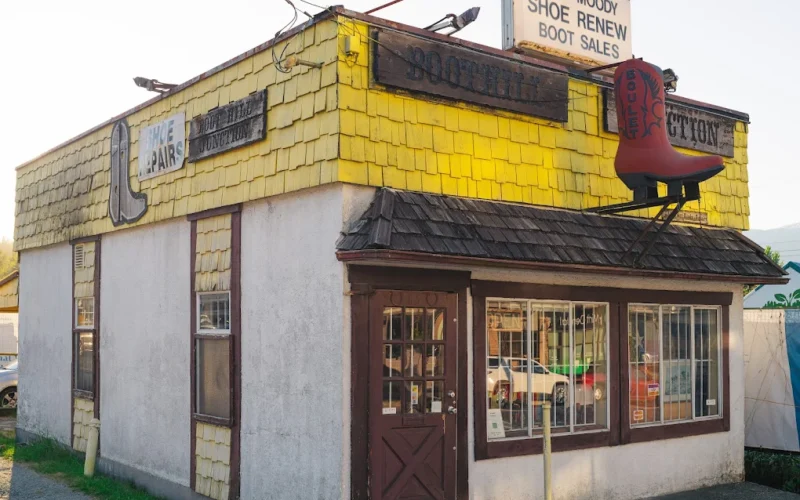 Port Moody Shoe Renew - Boothill Junction - Shoes & Repairs